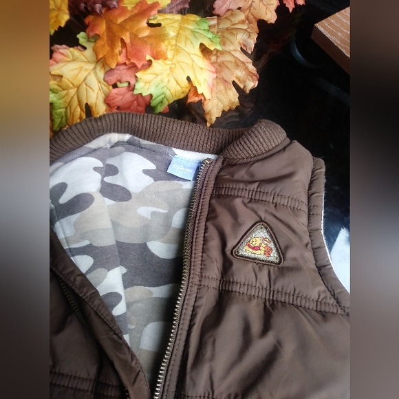 Vintage 90's Winnie The Pooh Warm Cozy Puffer Vest - Picture 6 of 7